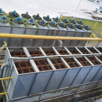 O condensador evaporativo como eixo invisível da eficiência energética e hídrica